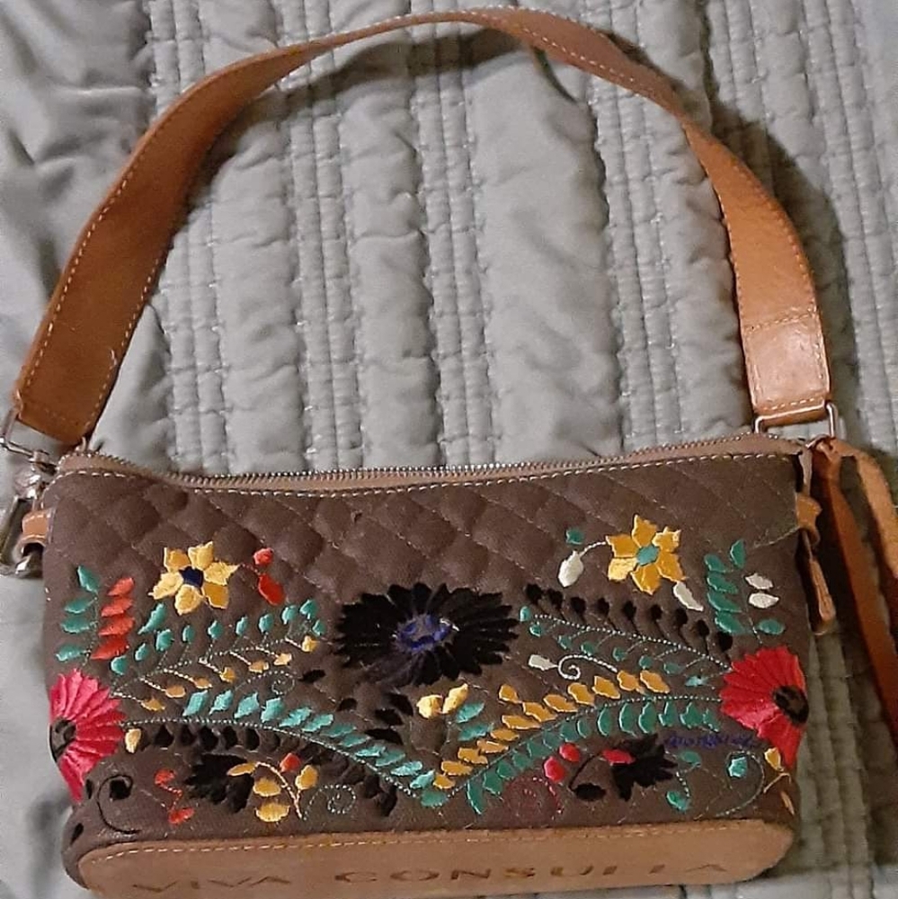 Consuela Sliverlake Pouch